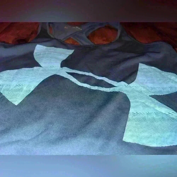 UA under Armour beautiful teal tank with lt teal logo - Picture 2 of 4